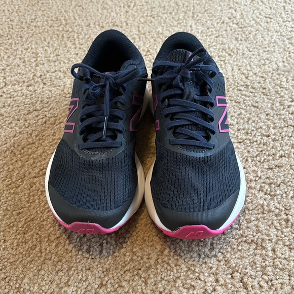 New Balance Shoes - Picture 2 of 3